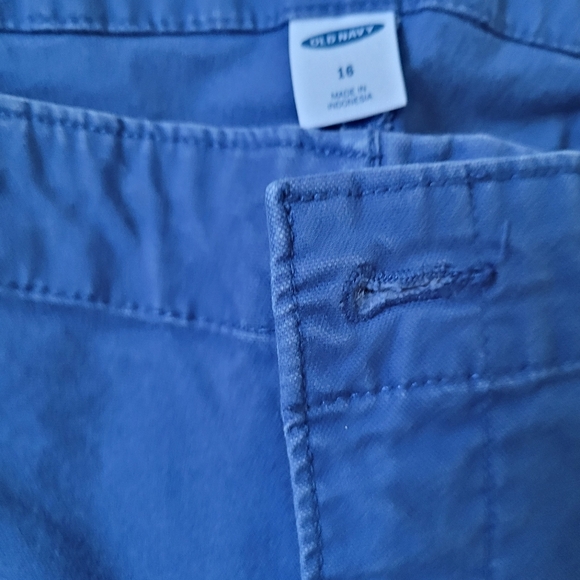 Old Navy Capri Pant| 16 - Picture 2 of 4